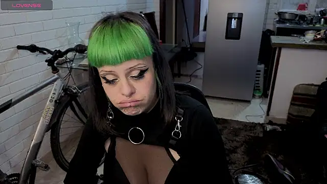 freyaa sorcerees online show from 11/13/25, 02:54