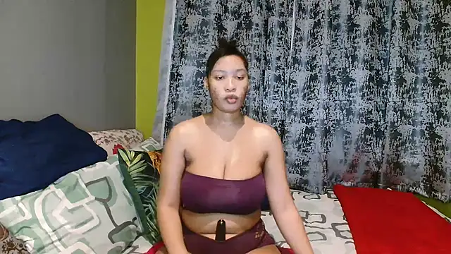 Tallwildnspicey98 online show from 06/18/26, 04:57