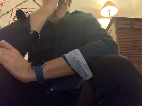 Snapshot of Simon_76 chatting on 10/03/25, 07:44 Simon 76 online show from 10/03/25, 07:44