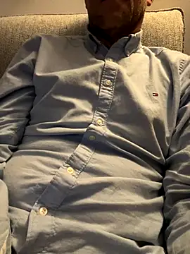 Snapshot of Simon_76 chatting on 10/08/25, 08:17 Simon 76 online show from 10/08/25, 08:17