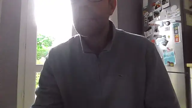 Snapshot of Simon_76 chatting on 10/11/25, 07:51 Simon 76 online show from 10/11/25, 07:51