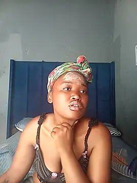 Snapshot of SexyShybarbie chatting on 10/16/25, 07:20 SexyShybarbie online show from 10/16/25, 07:20