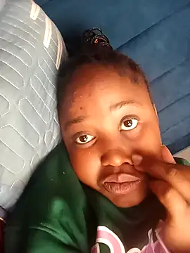 Snapshot of SexyShybarbie chatting on 10/17/25, 05:10 SexyShybarbie online show from 10/17/25, 05:10