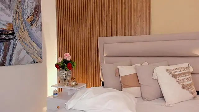 FatimaEvans online show from 11/18/25, 04:33