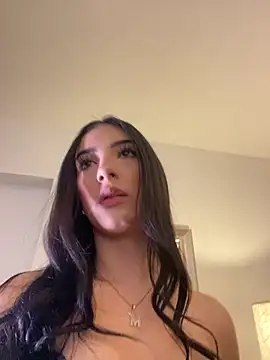 Snapshot of MagieeThomson chatting on 11/06/25, 03:24 MagieeThomson online show from 11/06/25, 03:24