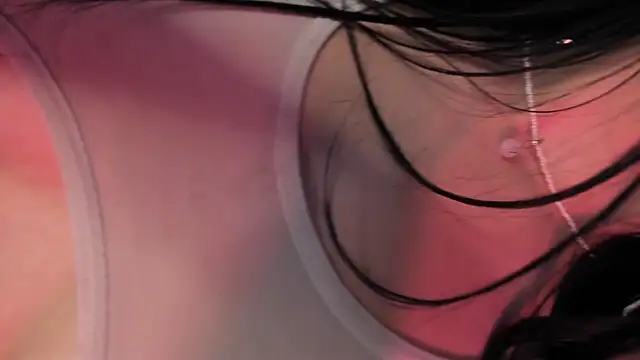 Snapshot of MagieeThomson chatting on 03/06/26, 12:56 MagieeThomson online show from 03/06/26, 12:56