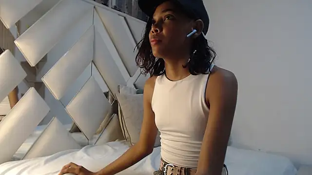 willow smitt online show from 04/26/26, 01:53