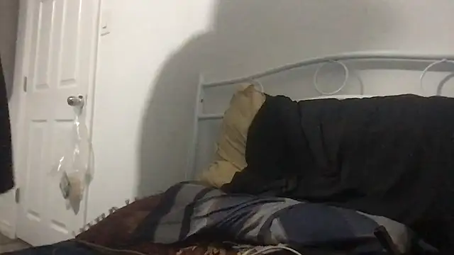 Snapshot of hami513 chatting on 10/12/25, 12:09 hami513 online show from 10/12/25, 12:09