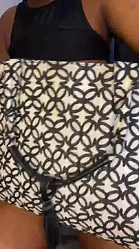 Snapshot of kythando chatting on 10/11/25, 07:07 kythando online show from 10/11/25, 07:07