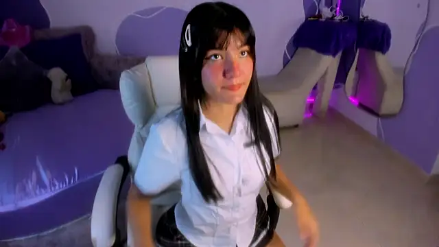 Snapshot of auroracute02 chatting on 10/27/25, 01:04 auroracute02 online show from 10/27/25, 01:04