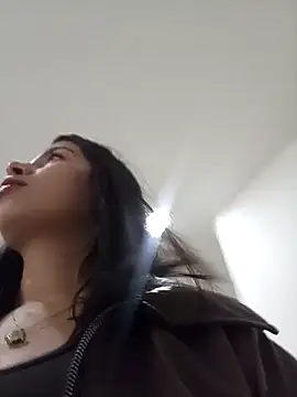 Nathaly 12 online show from 05/17/26, 02:13