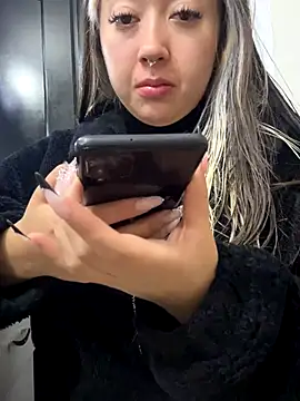 VictoriaGerard Pink online show from 10/26/25, 12:27