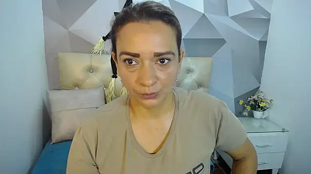 Milf-Prettyboobs online show from 10/30/25, 11:00