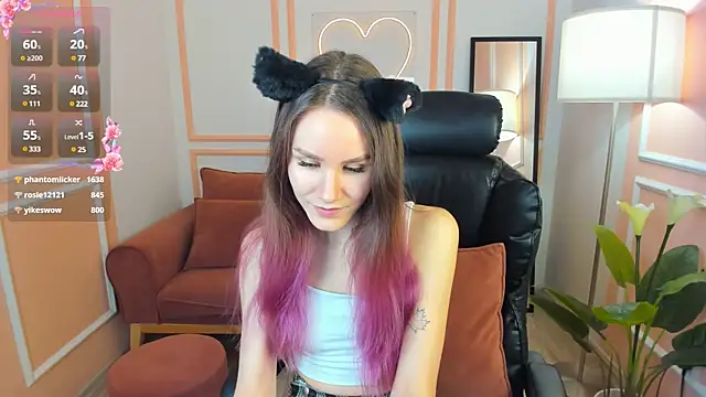 Snapshot of Clare__Florence chatting on 03/21/25, 07:35 Clare Florence online show from 03/21/25, 07:35