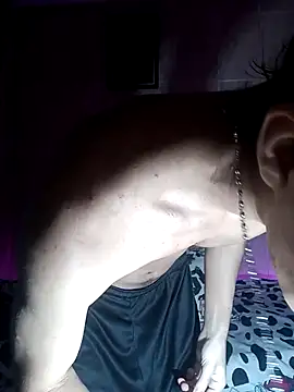 Snapshot of dareck_18 chatting on 03/04/26, 11:11 dareck 18 online show from 03/04/26, 11:11