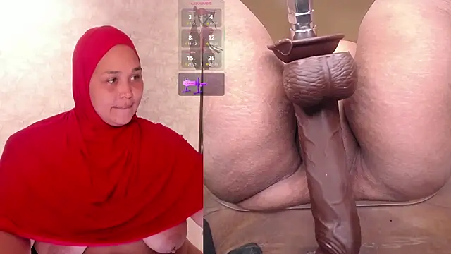 Snapshot of BBWHijab chatting on 05/07/26, 11:43 BBWHijab online show from 05/07/26, 11:43