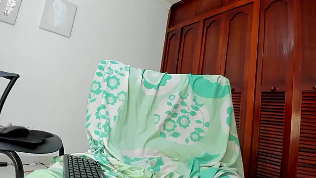 sweet cinamon online show from 03/15/25, 10:22