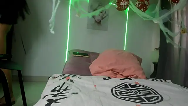 sweet cinamon online show from 11/02/25, 01:35