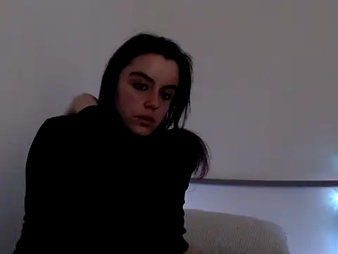 Snapshot of Luanalov9 chatting on 03/12/25, 10:28 Luanalov9 online show from 03/12/25, 10:28