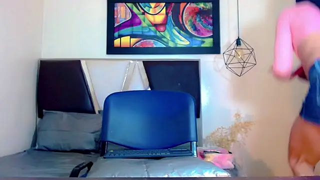 Snapshot of alexsandra_kiss chatting on 11/07/25, 11:21 alexsandra kiss online show from 11/07/25, 11:21