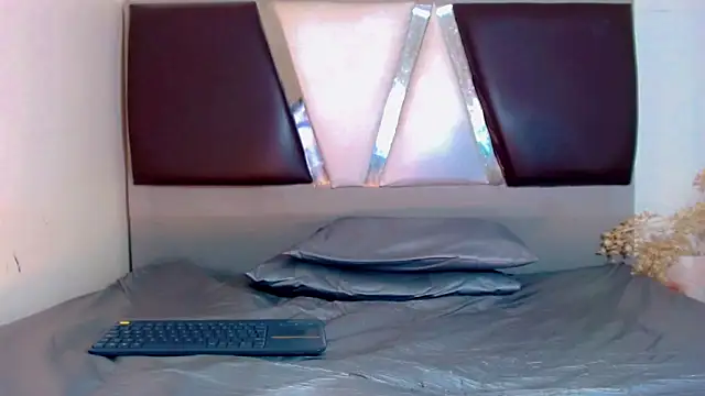 Snapshot of alexsandra_kiss chatting on 11/17/25, 11:16 alexsandra kiss online show from 11/17/25, 11:16