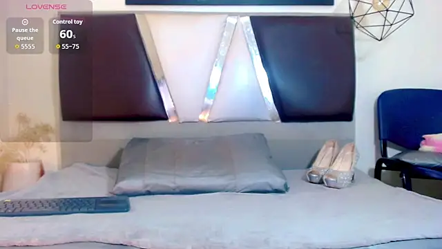 Snapshot of alexsandra_kiss chatting on 11/25/25, 11:10 alexsandra kiss online show from 11/25/25, 11:10