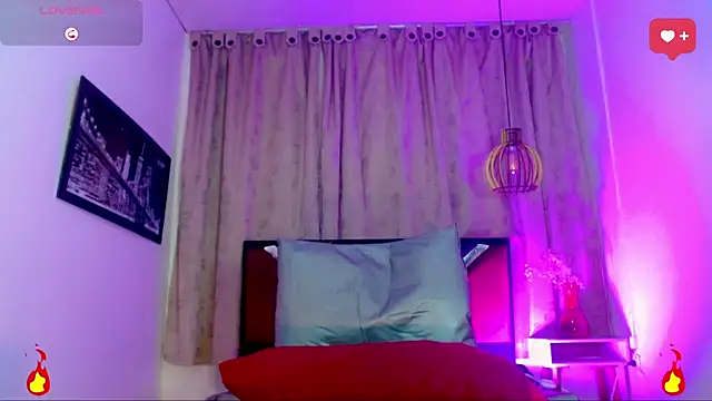 Snapshot of alexsandra_kiss chatting on 06/09/26, 11:33 alexsandra kiss online show from 06/09/26, 11:33