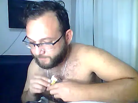 Snapshot of nandocost4 chatting on 09/23/25, 01:52 nandocost4 online show from 09/23/25, 01:52