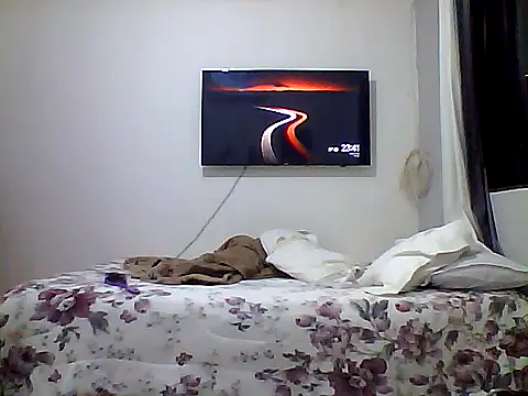 Snapshot of nandocost4 chatting on 10/08/25, 02:42 nandocost4 online show from 10/08/25, 02:42