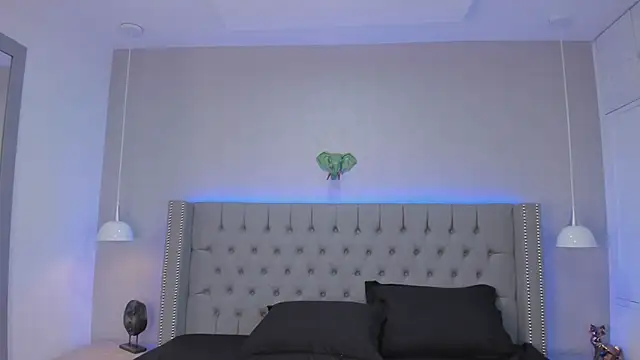 Snapshot of Emiliana_Rios chatting on 03/14/25, 03:37 Emiliana Rios online show from 03/14/25, 03:37