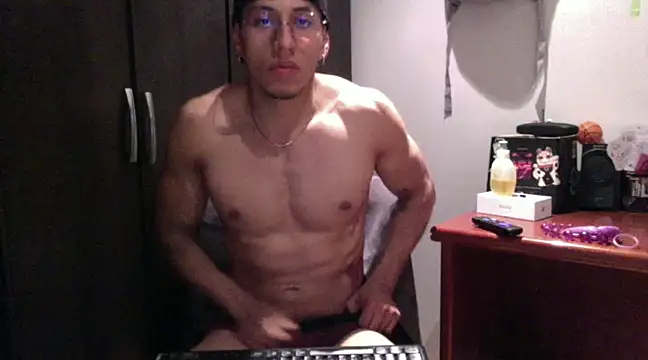 Snapshot of Thiago_Happy chatting on 03/09/25, 05:00 Thiago Happy online show from 03/09/25, 05:00