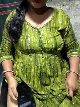 Snapshot of priya_00143 chatting on 04/09/26, 06:46 priya 00143 online show from 04/09/26, 06:46