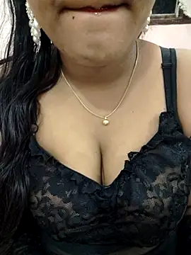 Snapshot of priya_00143 chatting on 05/08/26, 05:07 priya 00143 online show from 05/08/26, 05:07