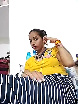 Hotty-Nidhi online show from 03/09/25, 03:05