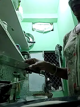 Hotty-Nidhi online show from 11/05/25, 04:29