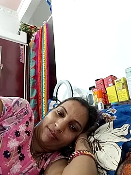 Hotty-Nidhi online show from 04/07/26, 05:46