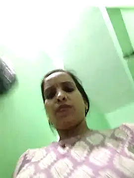 Snapshot of Hotty-Nidhi chatting on 05/21/26, 04:58 Hotty-Nidhi online show from 05/21/26, 04:58