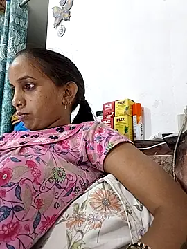 Snapshot of Hotty-Nidhi chatting on 05/29/26, 06:28 Hotty-Nidhi online show from 05/29/26, 06:28