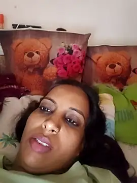 Snapshot of Hotty-Nidhi chatting on 06/14/26, 02:57 Hotty-Nidhi online show from 06/14/26, 02:57