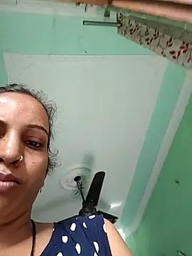 Snapshot of Hotty-Nidhi chatting on 06/16/26, 02:58 Hotty-Nidhi online show from 06/16/26, 02:58