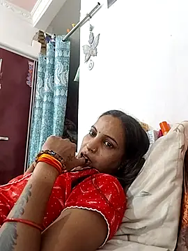 Snapshot of Hotty-Nidhi chatting on 06/18/26, 10:41 Hotty-Nidhi online show from 06/18/26, 10:41