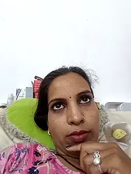 Snapshot of Hotty-Nidhi chatting on 06/19/26, 03:38 Hotty-Nidhi online show from 06/19/26, 03:38