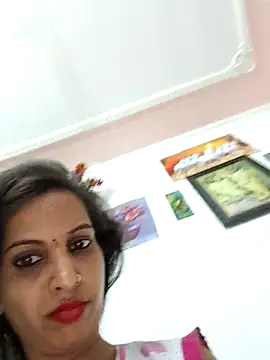 Snapshot of Hotty-Nidhi chatting on 06/25/26, 05:50 Hotty-Nidhi online show from 06/25/26, 05:50