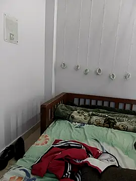 Snapshot of HARSHHU01 chatting on 11/09/25, 04:27 HARSHHU01 online show from 11/09/25, 04:27