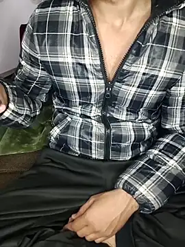 Snapshot of HARSHHU01 chatting on 12/02/25, 04:57 HARSHHU01 online show from 12/02/25, 04:57