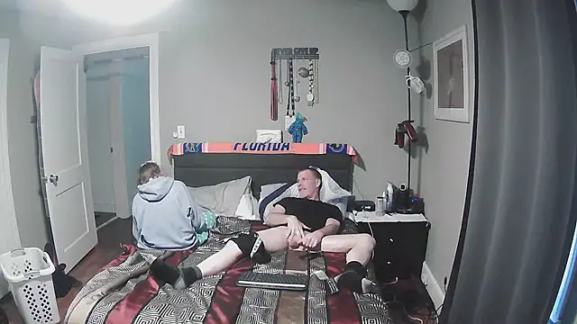 Snapshot of alickandstick chatting on 02/12/26, 06:47 alickandstick online show from 02/12/26, 06:47