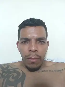 Snapshot of MorenoTatuado93 chatting on 03/08/25, 05:22 MorenoTatuado93 online show from 03/08/25, 05:22