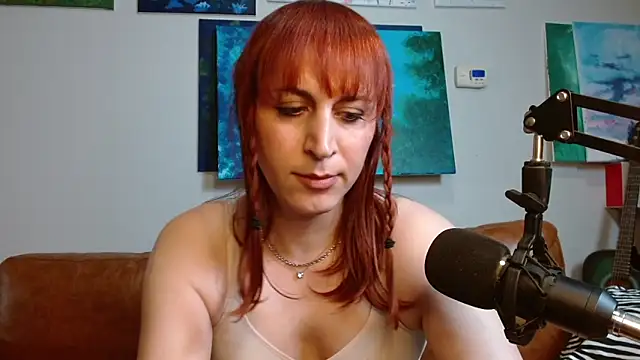 Snapshot of ChewyCandy chatting on 10/28/25, 11:29 ChewyCandy online show from 10/28/25, 11:29