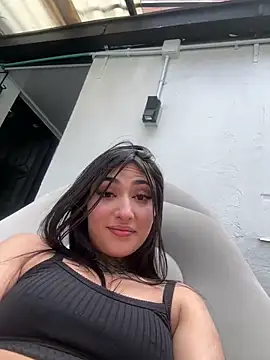 Lilith Thompson online show from 03/13/25, 06:45