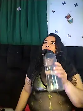 AlexaNovoa  online show from 05/05/26, 01:24